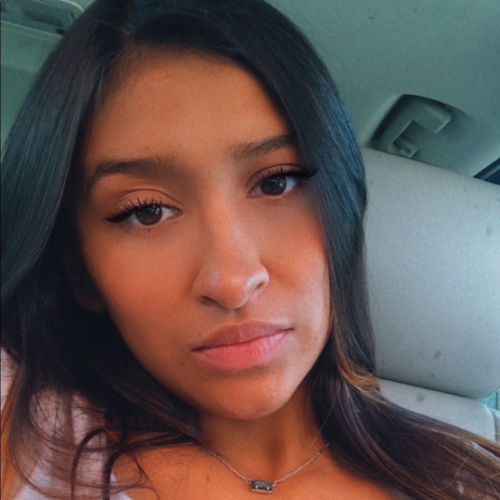 Meet your Posher, Kasandra